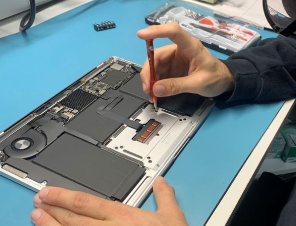 iPad repair service in JLT Dubai near Al Barsha